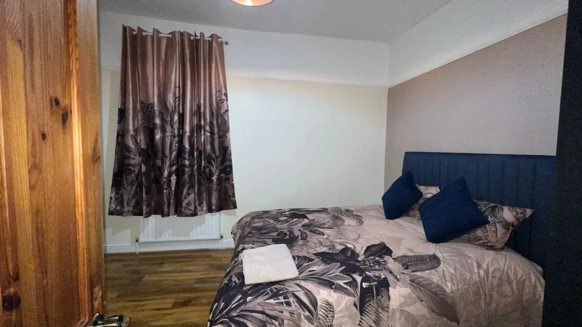 3 Bedroom Apartment London 0*,  United Kingdom